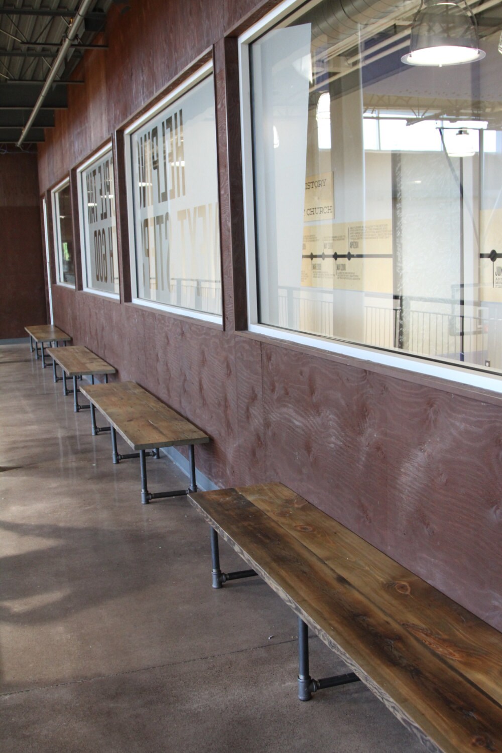 Reclaimed Wood Entry Bench: Modern Farmhouse Style with Iron Legs